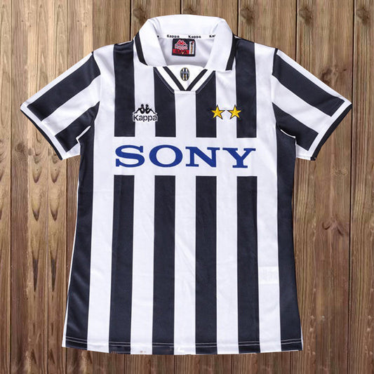 JUVENTUS 1995/97 HOME RETRO FOOTBALL SHIRT