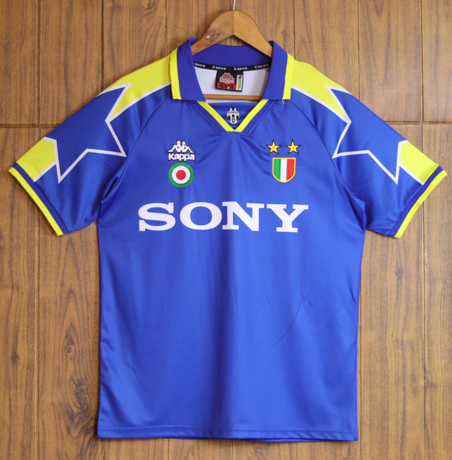 JUVENTUS 1996/97 AWAY RETRO FOOTBALL SHIRT